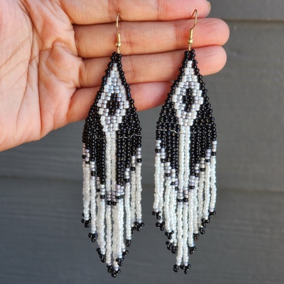 HANDMADE TAMI TRIBAL EARRINGS RICE BEADS DANGLE BOHEMIAN ETHNIC BLACK CH… - Picture 3 of 3